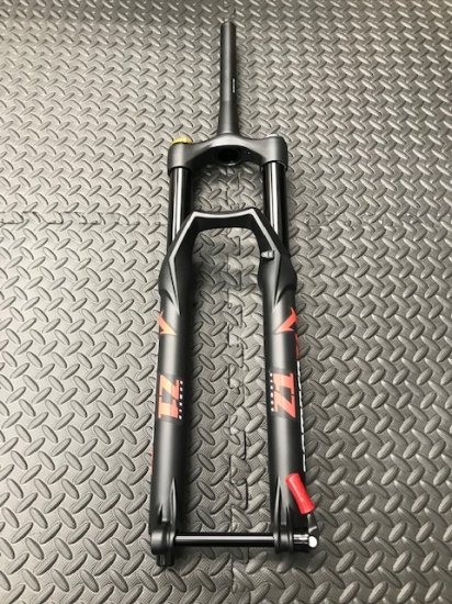 マルゾッキボンバー ダブルクラウンフォーク Marzocchi Bomber 58: Dual Crown Mountain Bike Fork for Downhill